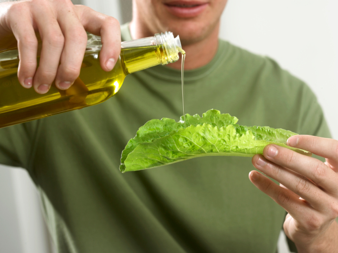 olive oil and lettuce leaf